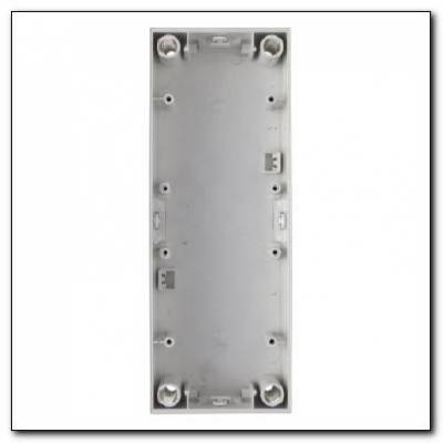 Puszka natynkowa 3-krotna; śnieżnobiały; B.Kwadrat Numer katalogowy: 5310439909