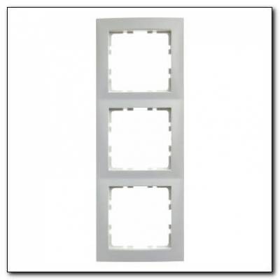 Ramka 3-krotna; śnieżnobiały, mat; S.1 Numer katalogowy: 10139909