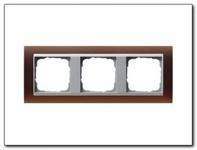 Ramka potrójna aluminiowy Gira Event Opaque mat ciemnobrązowy